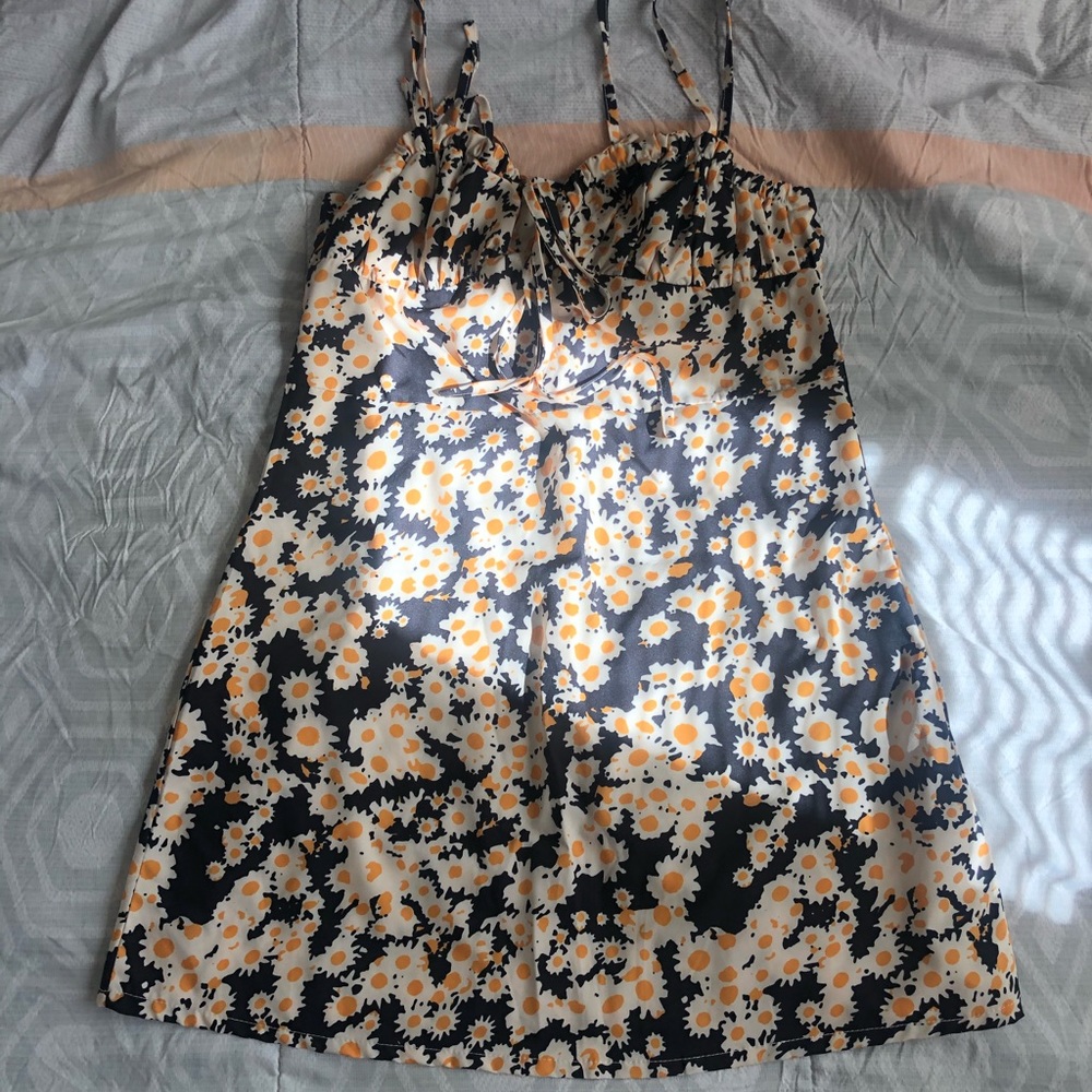 Flower powr dupe dress